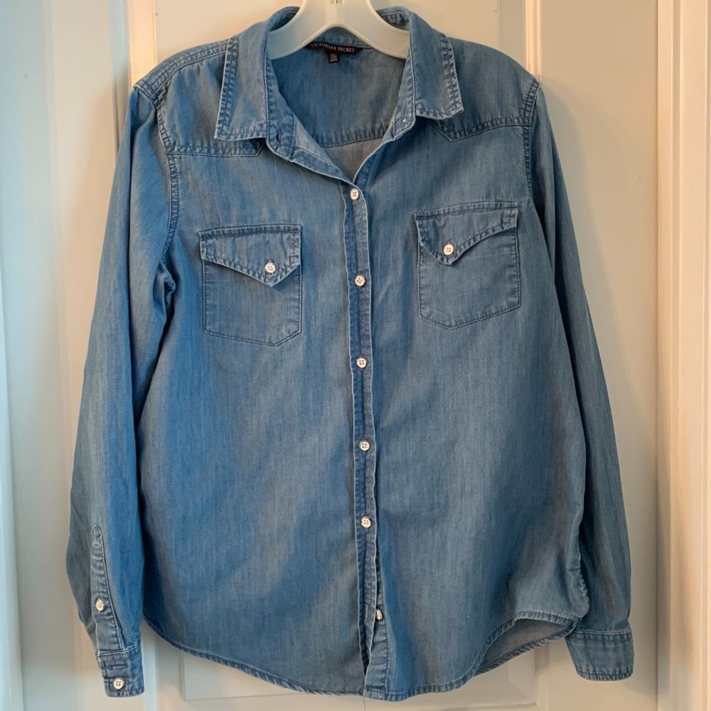 𝅺Victoria’s Secret Denim Button Down Chambray Shirt